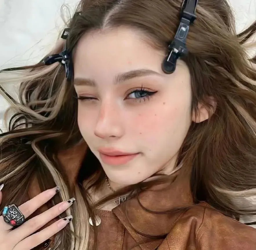 彩凤春情